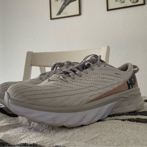 Women’s Hoka Arahi 4